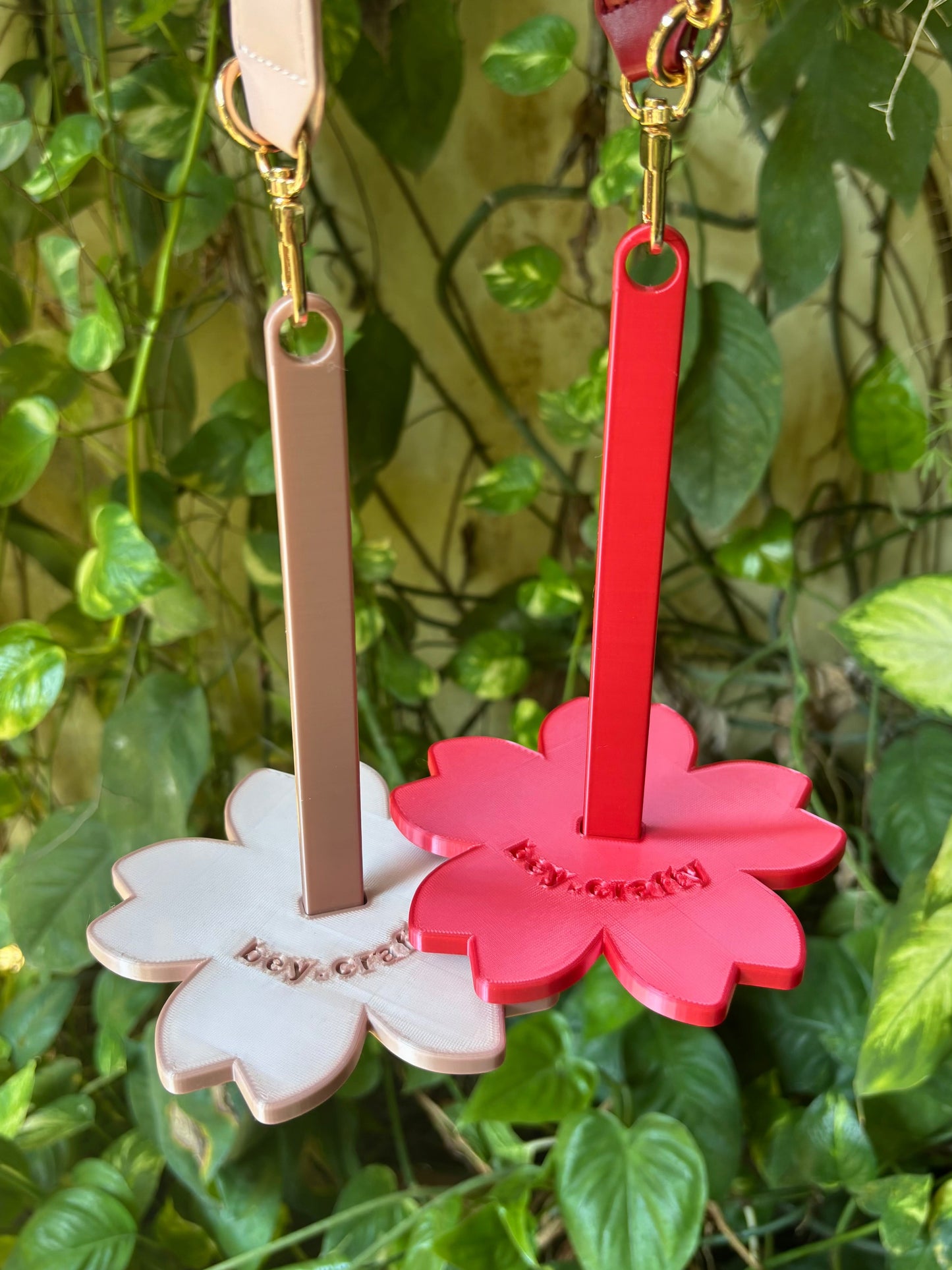 Travel Sakura Yarn Holder