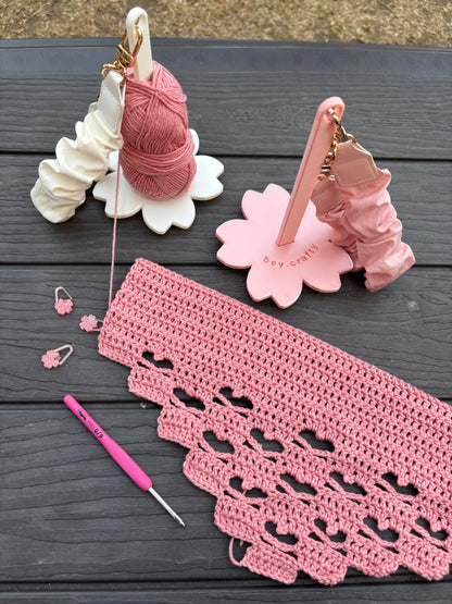 Travel Sakura Yarn Holder